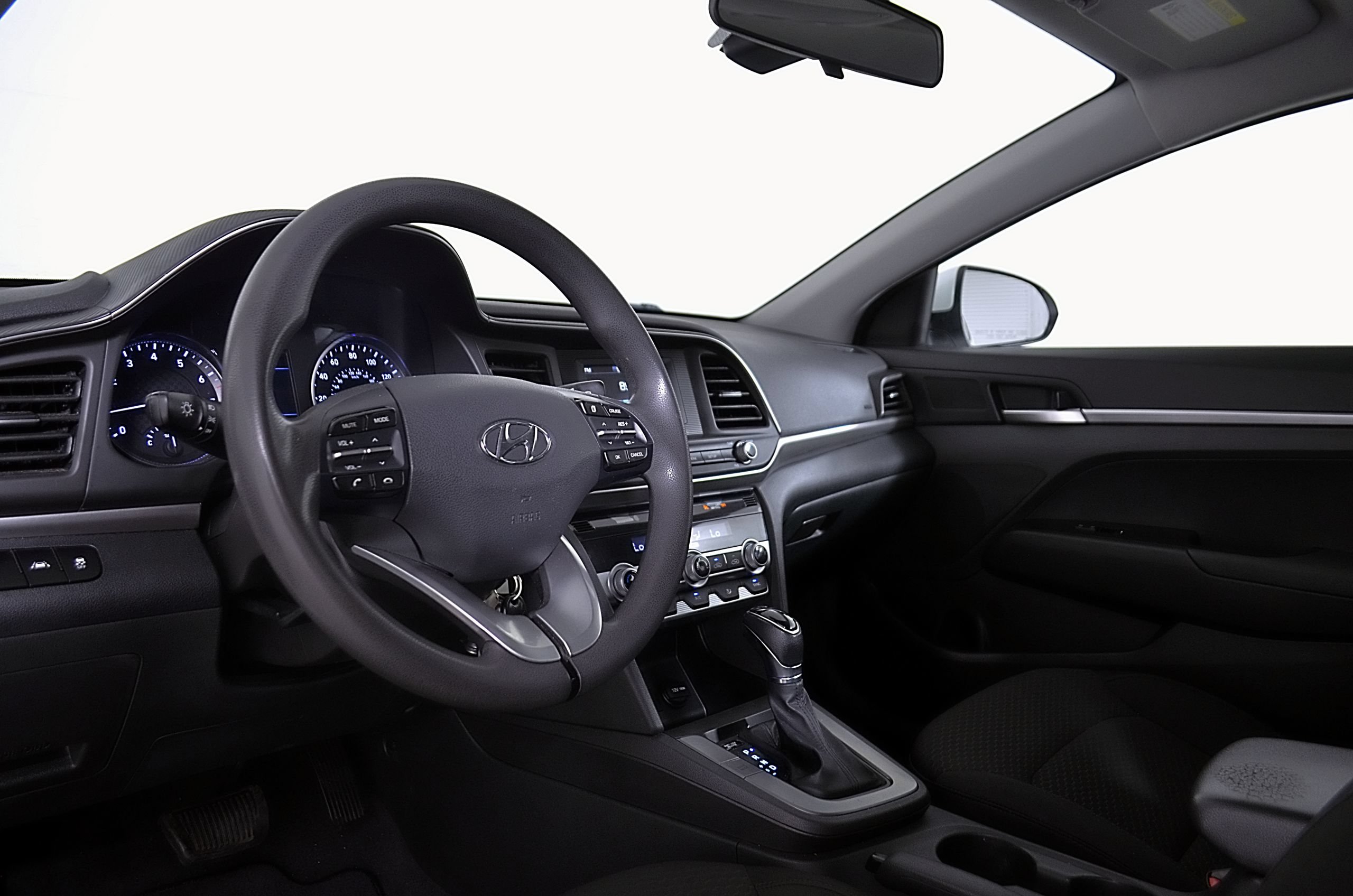 Used 2020 Hyundai Elantra SE w/ Cargo Package (C1) FWD image 13