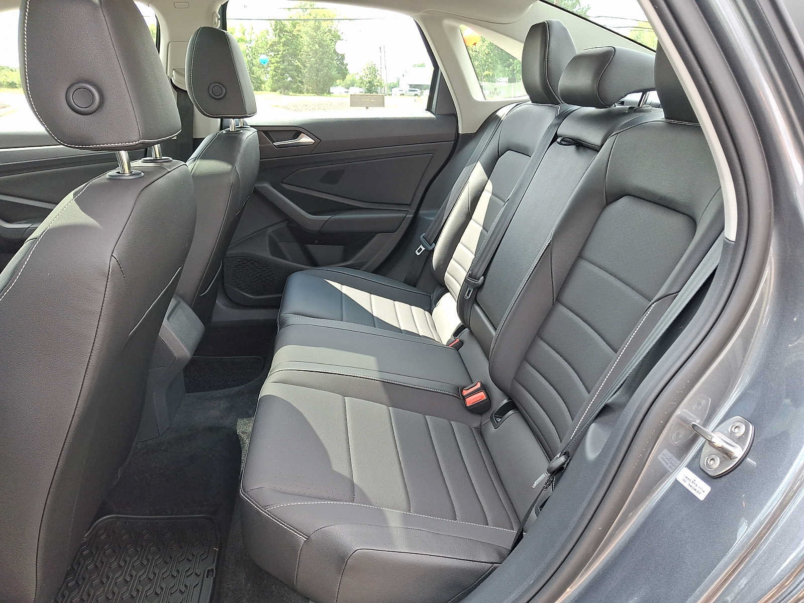 Certified 2023 Volkswagen Jetta SE FWD image 8