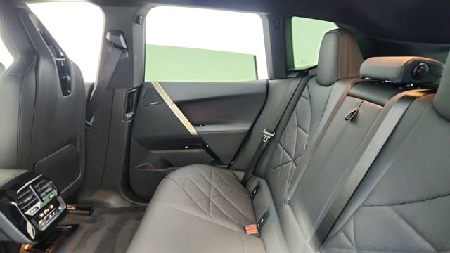 Used 2024 BMW iX xDrive50 w/ Premium Package image 29