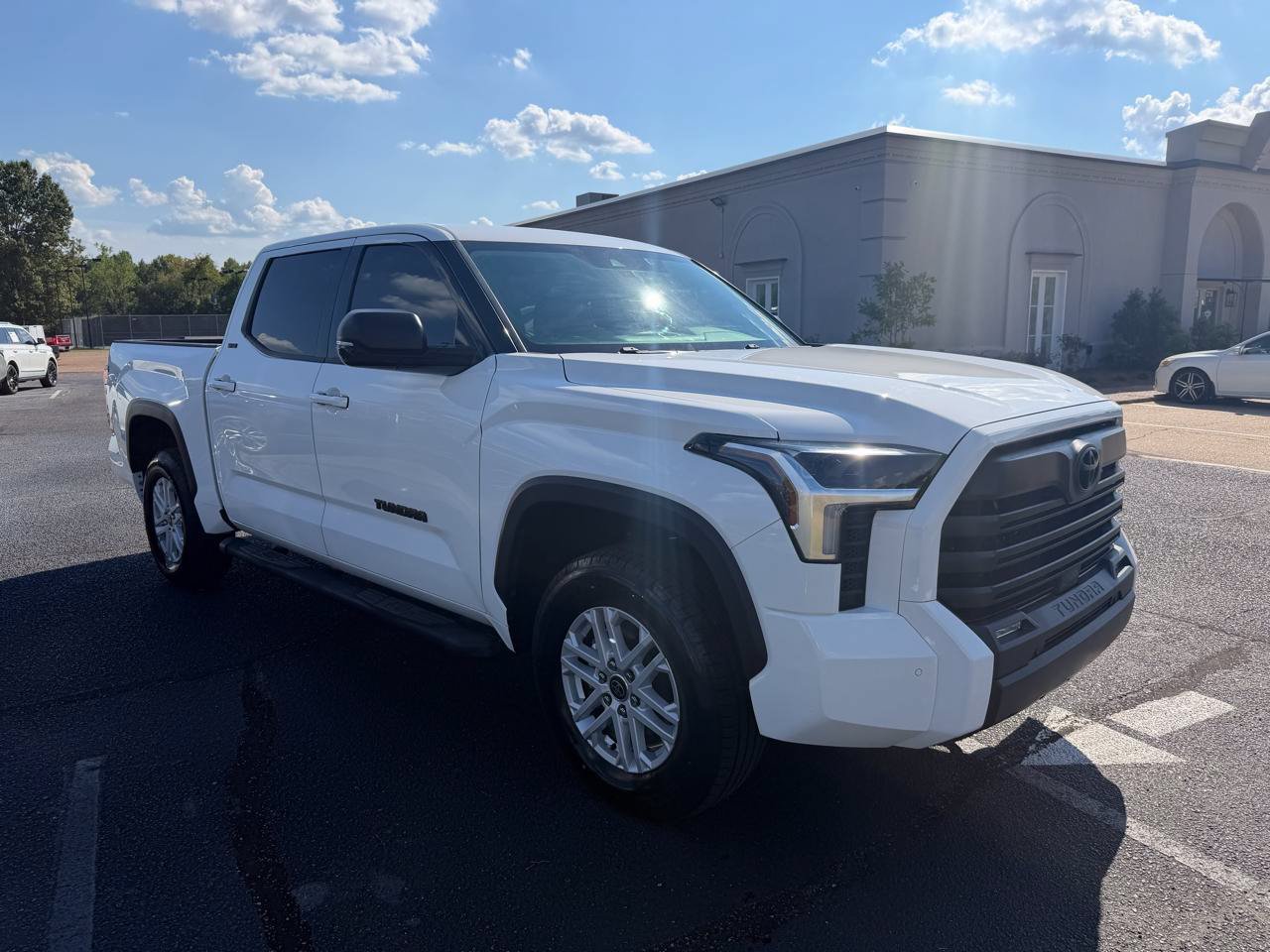 Used 2023 Toyota Tundra SR5 w/ SR5 Premium Package AWD/4WD image 3