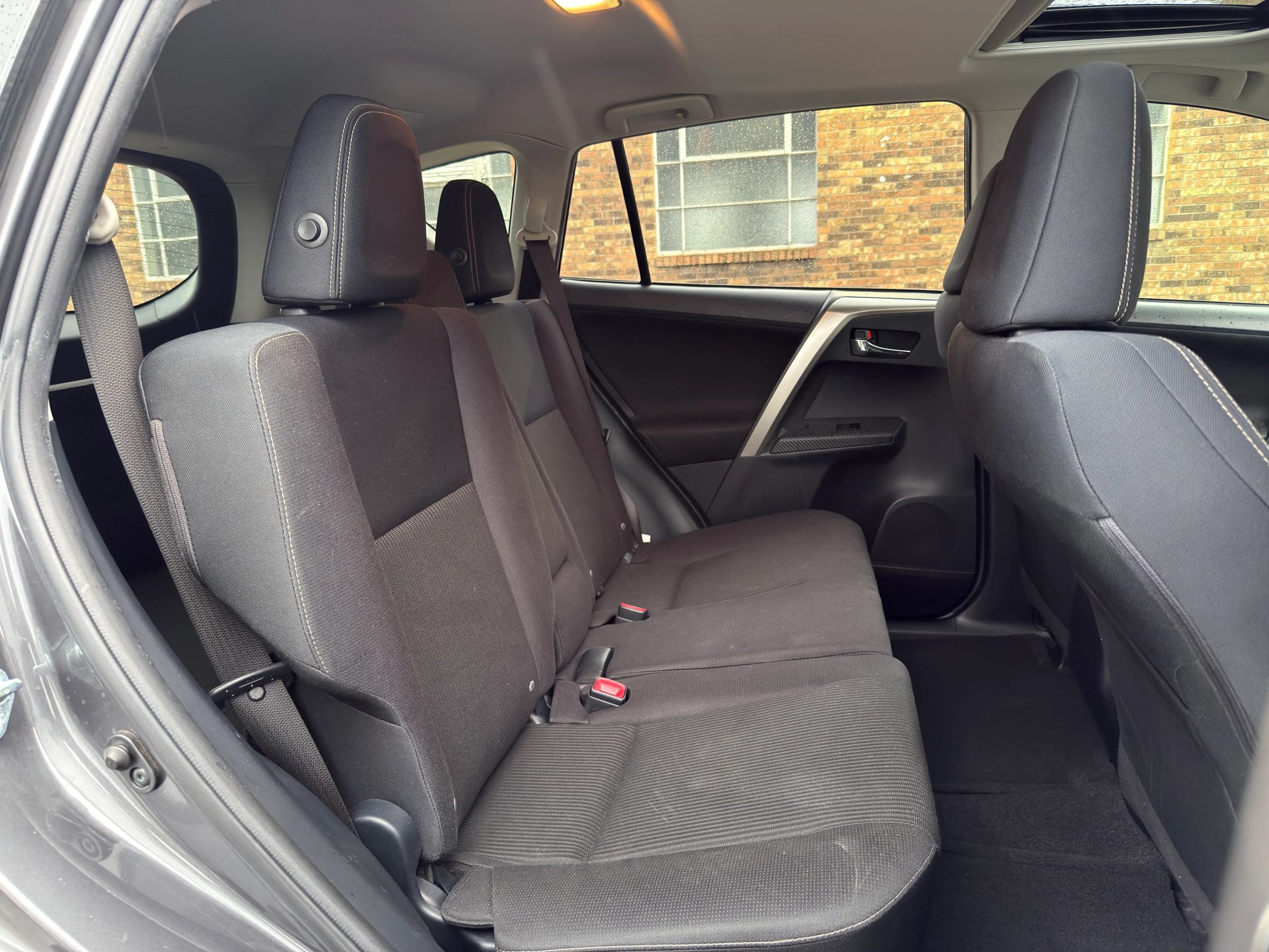 Used 2016 Toyota RAV4 LE FWD image 21