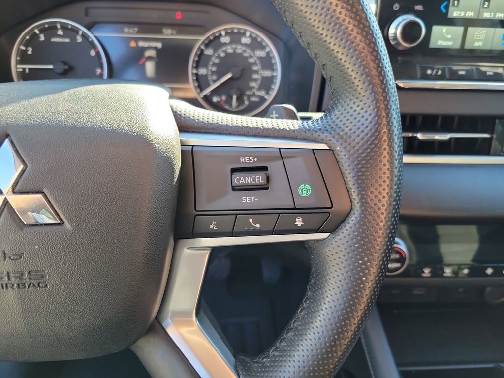 Used 2024 Mitsubishi Outlander SE image 19