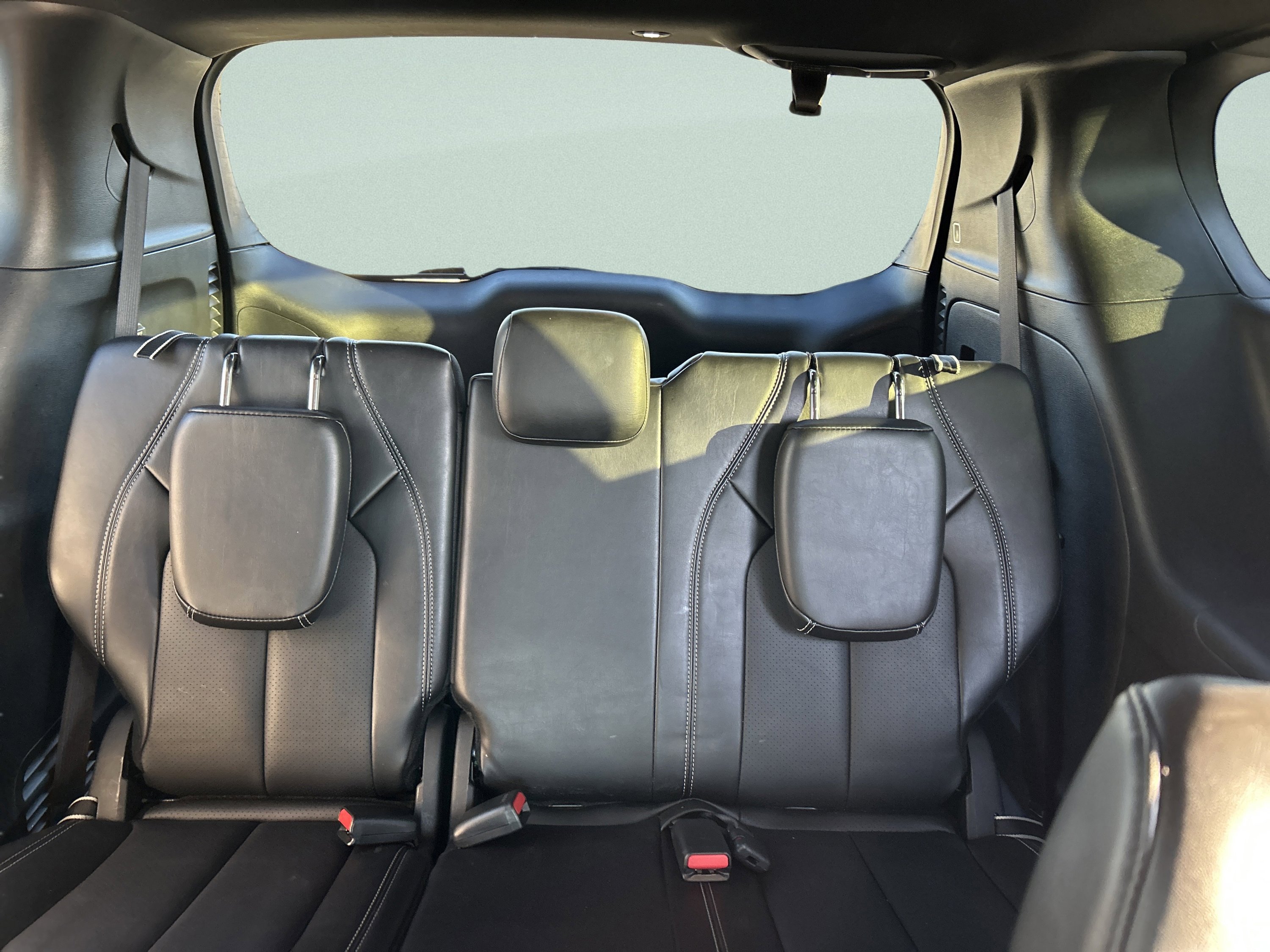 Used 2025 Chrysler Pacifica Select image 17