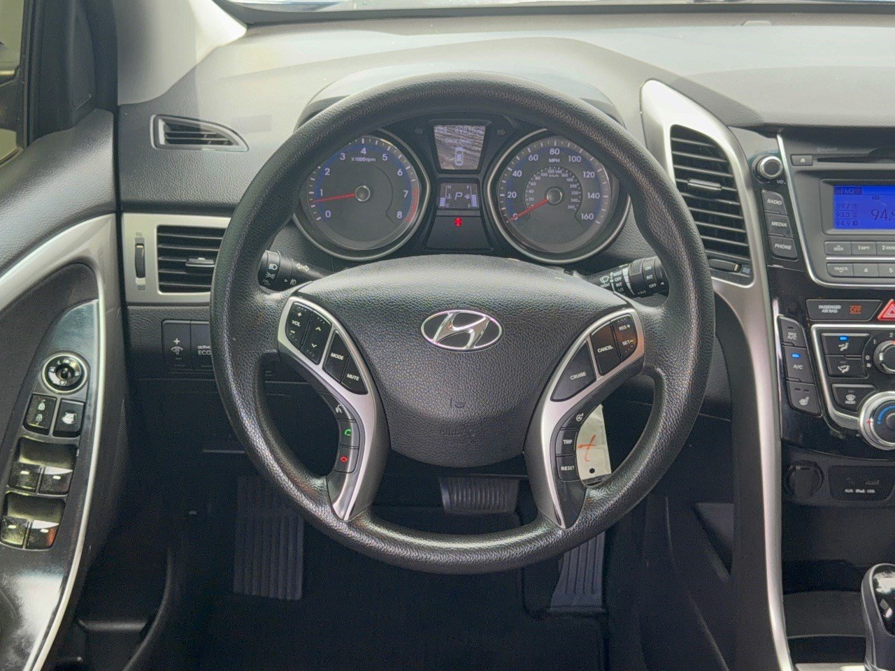 Used 2013 Hyundai Elantra GT FWD image 10
