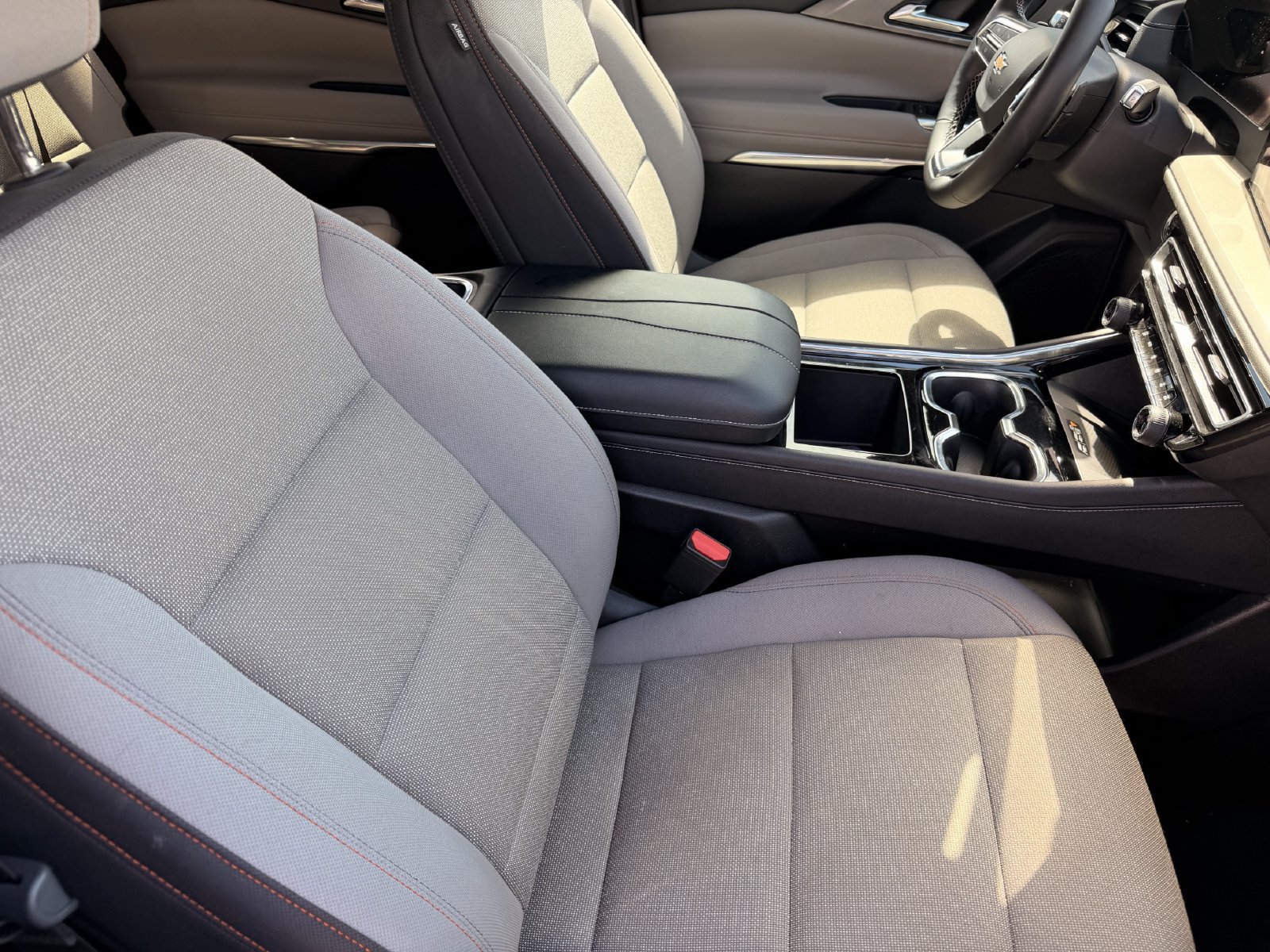 Used 2026 Chevrolet Traverse LT w/ Driver Confidence Package FWD image 11