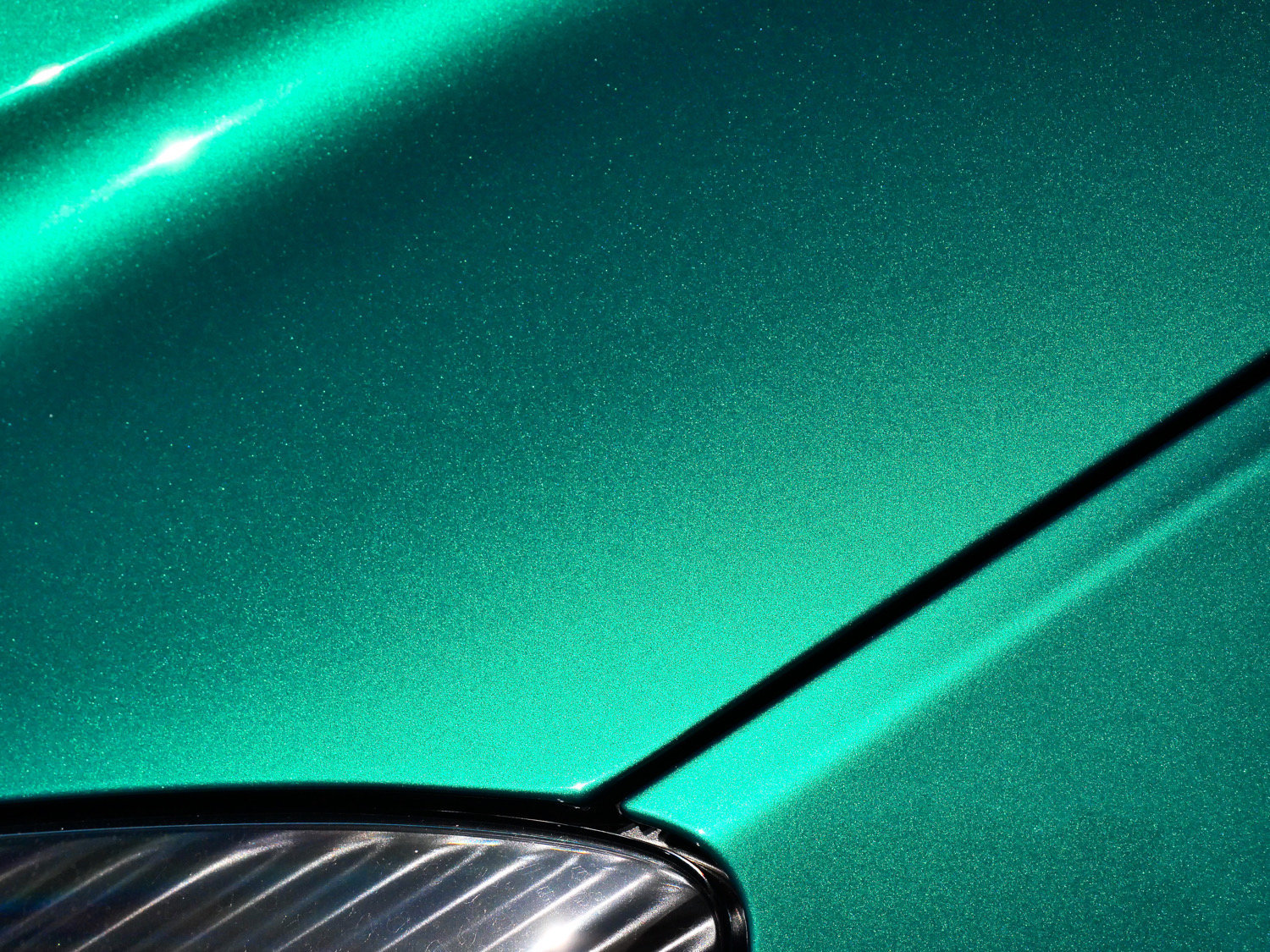 Used 2025 Aston Martin V8 Vantage Coupe RWD image 16