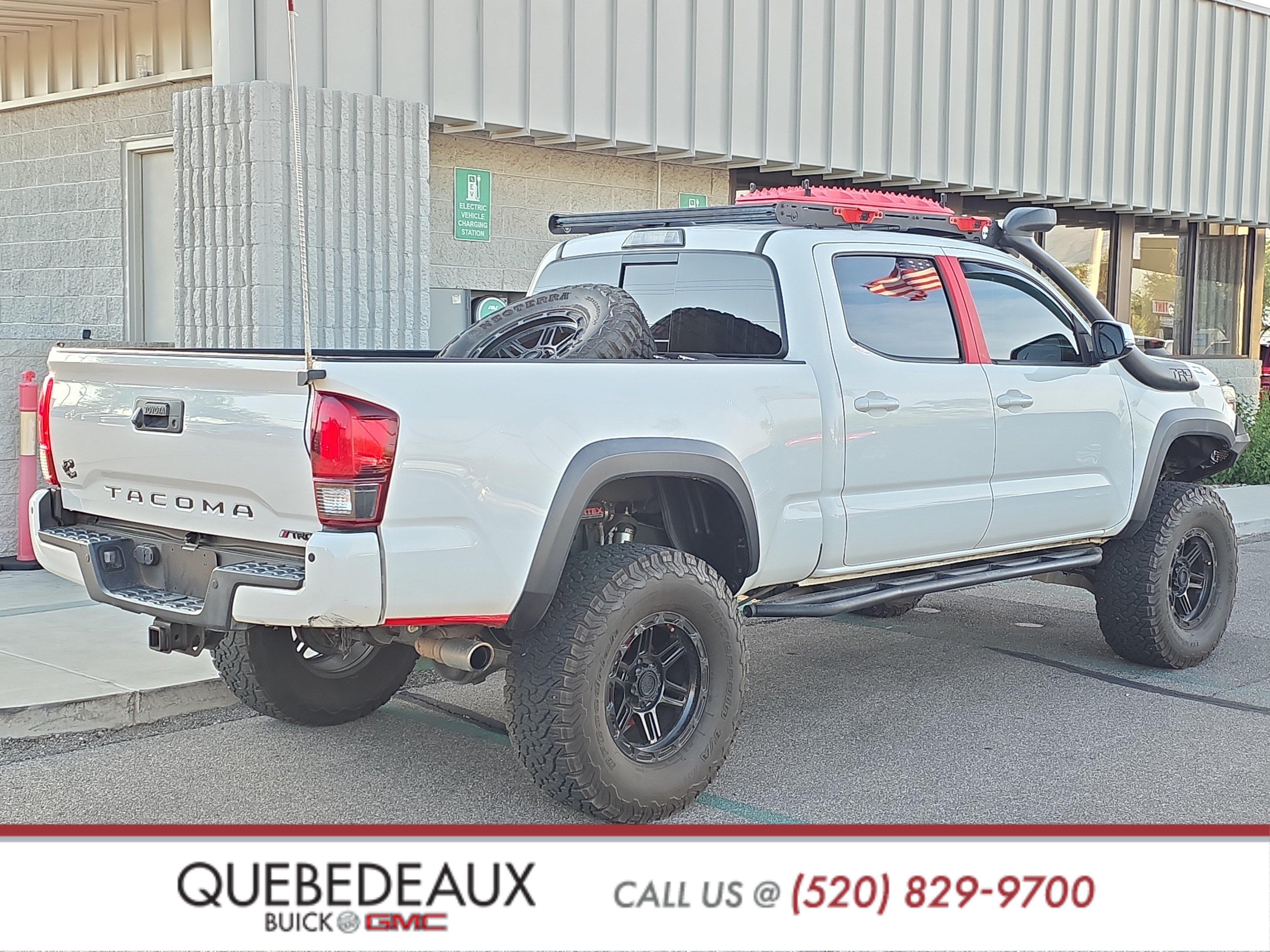Used 2019 Toyota Tacoma TRD Off-Road w/ Technology Package AWD/4WD image 7