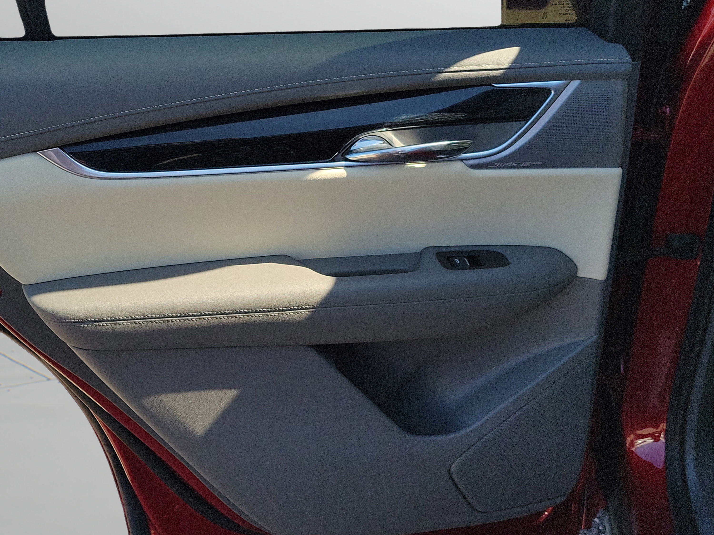 Used 2024 Cadillac XT6 Premium Luxury FWD image 7