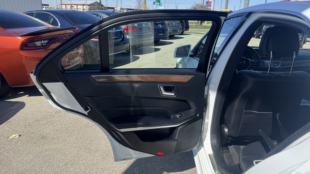 Used 2014 Mercedes-Benz E 350 4MATIC Sedan image 20