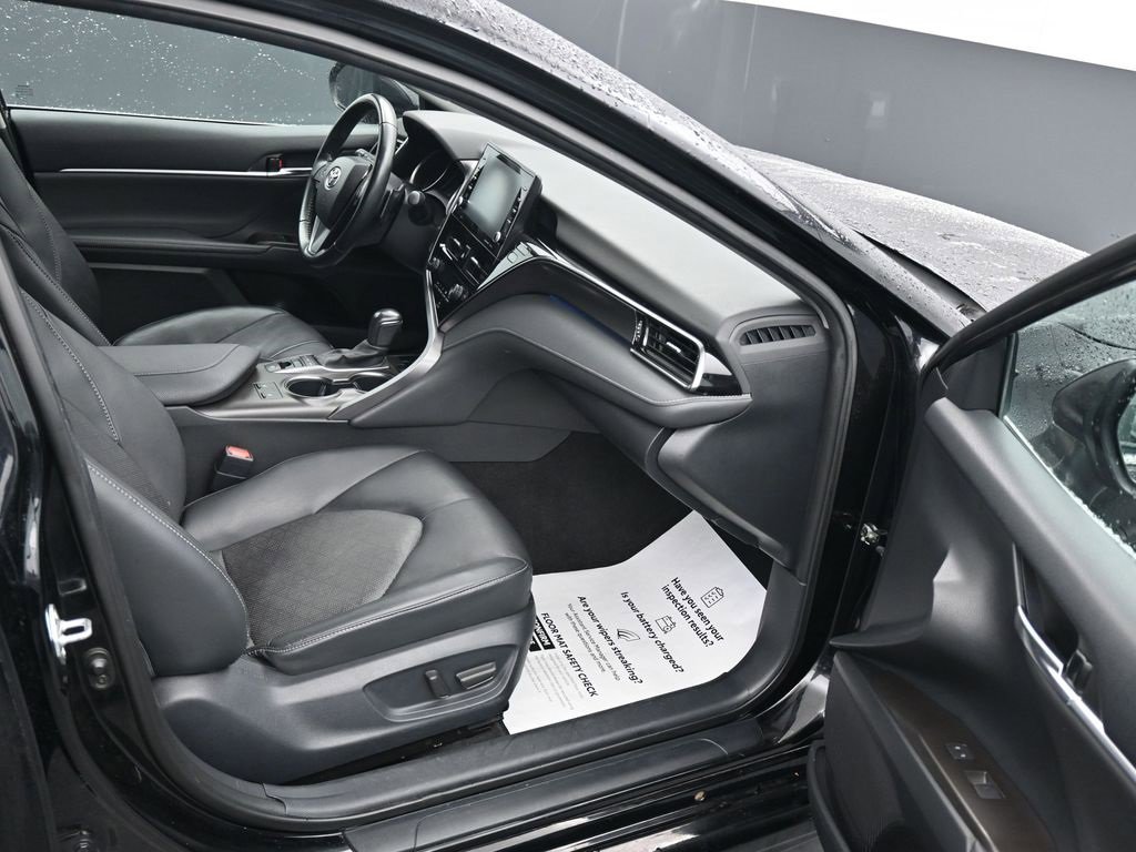Used 2023 Toyota Camry XSE image 14