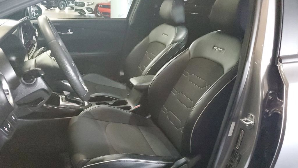 Used 2023 Kia Forte GT-Line w/ GT-Line Premium Package image 18