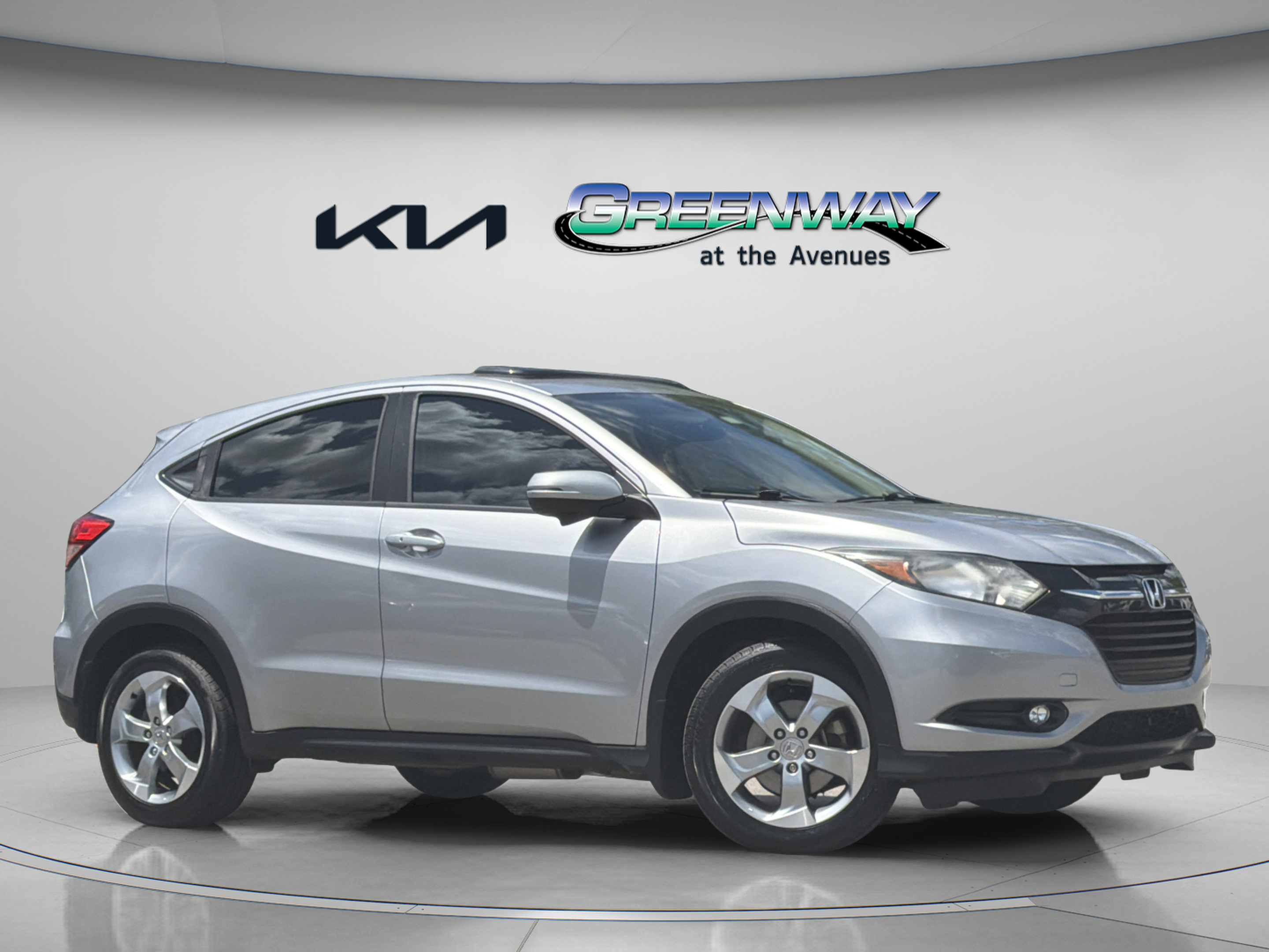 Used 2017 Honda HR-V EX image 1