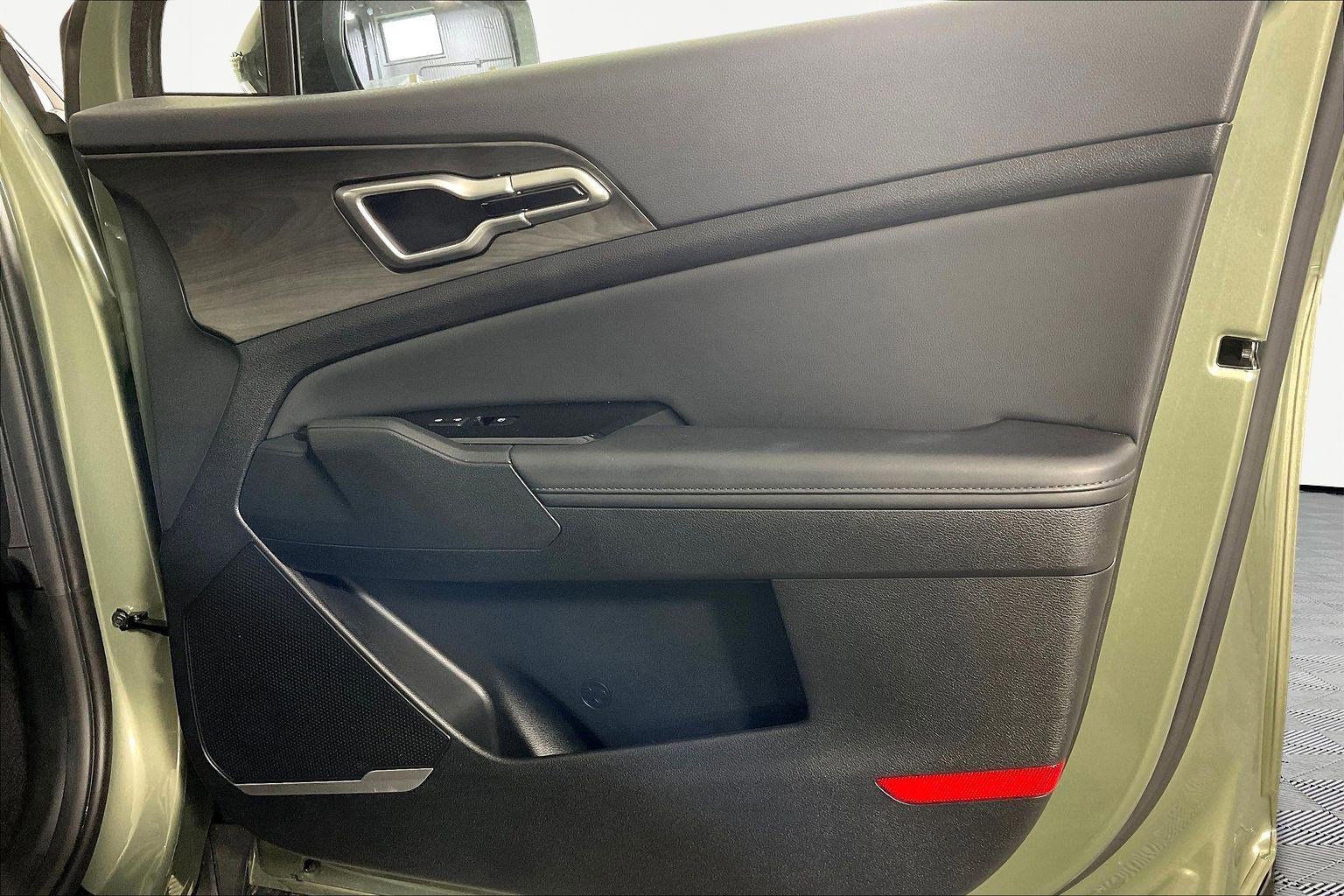 Used 2025 Kia Sportage X-Line w/ Premium Package image 28