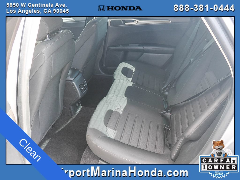 Used 2020 Ford Fusion SE FWD image 16
