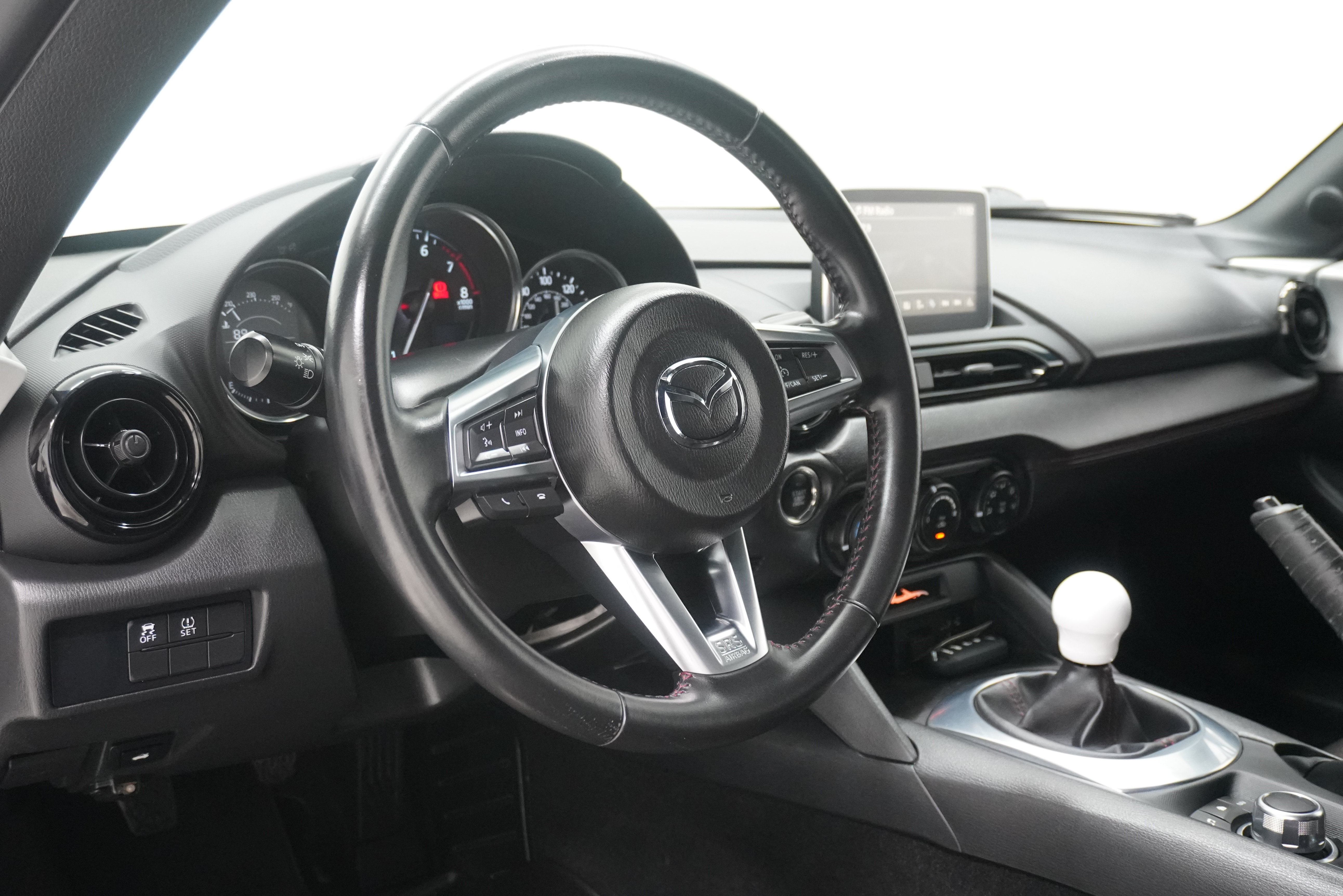 Used 2016 MAZDA MX-5 Miata Club w/ Brembo/BBS Package RWD image 13