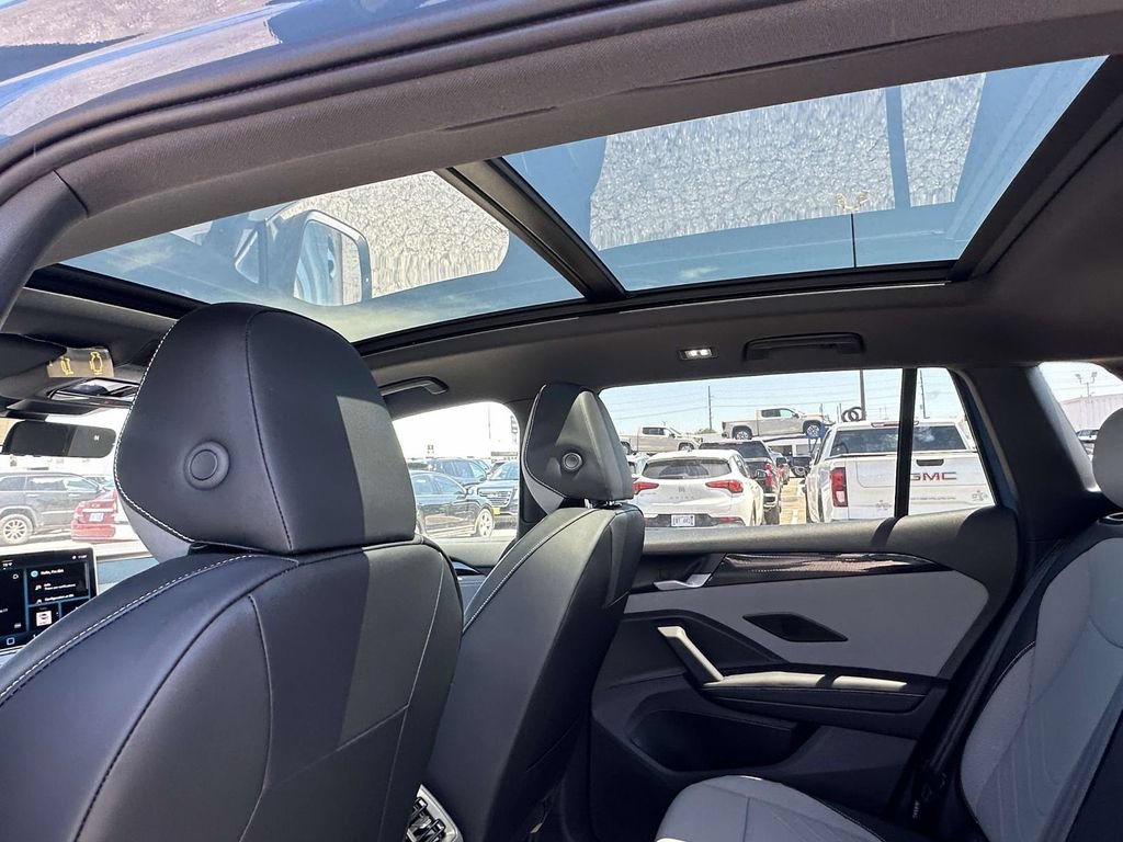 New 2026 Volkswagen Tiguan SE R-Line AWD/4WD image 12