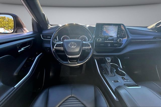 Used 2022 Toyota Highlander XSE image 8