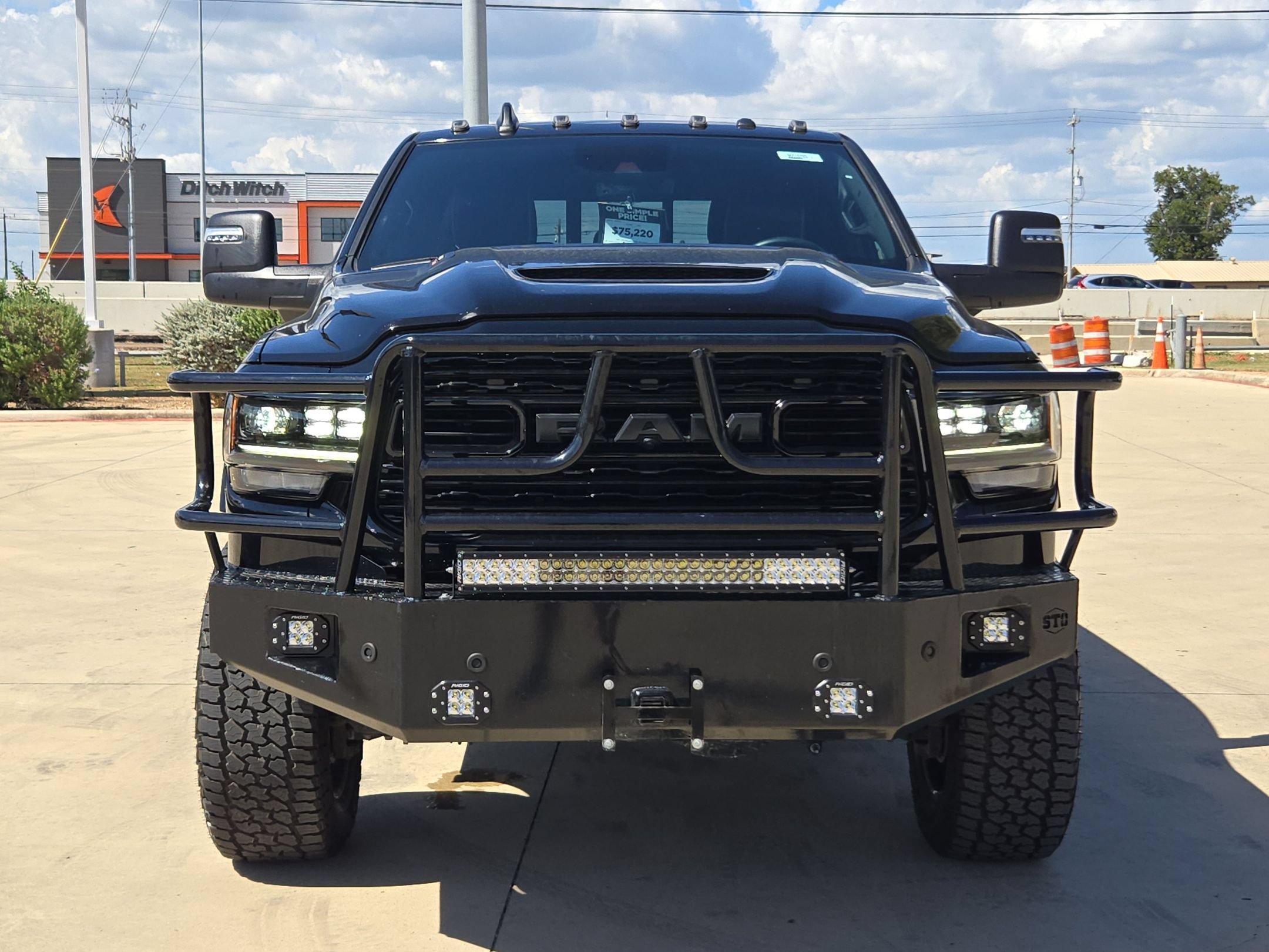 Used 2024 RAM 2500 Limited AWD/4WD image 8