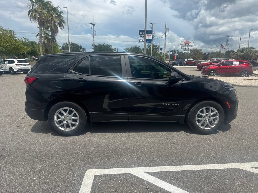 Used 2022 Chevrolet Equinox LS FWD image 5