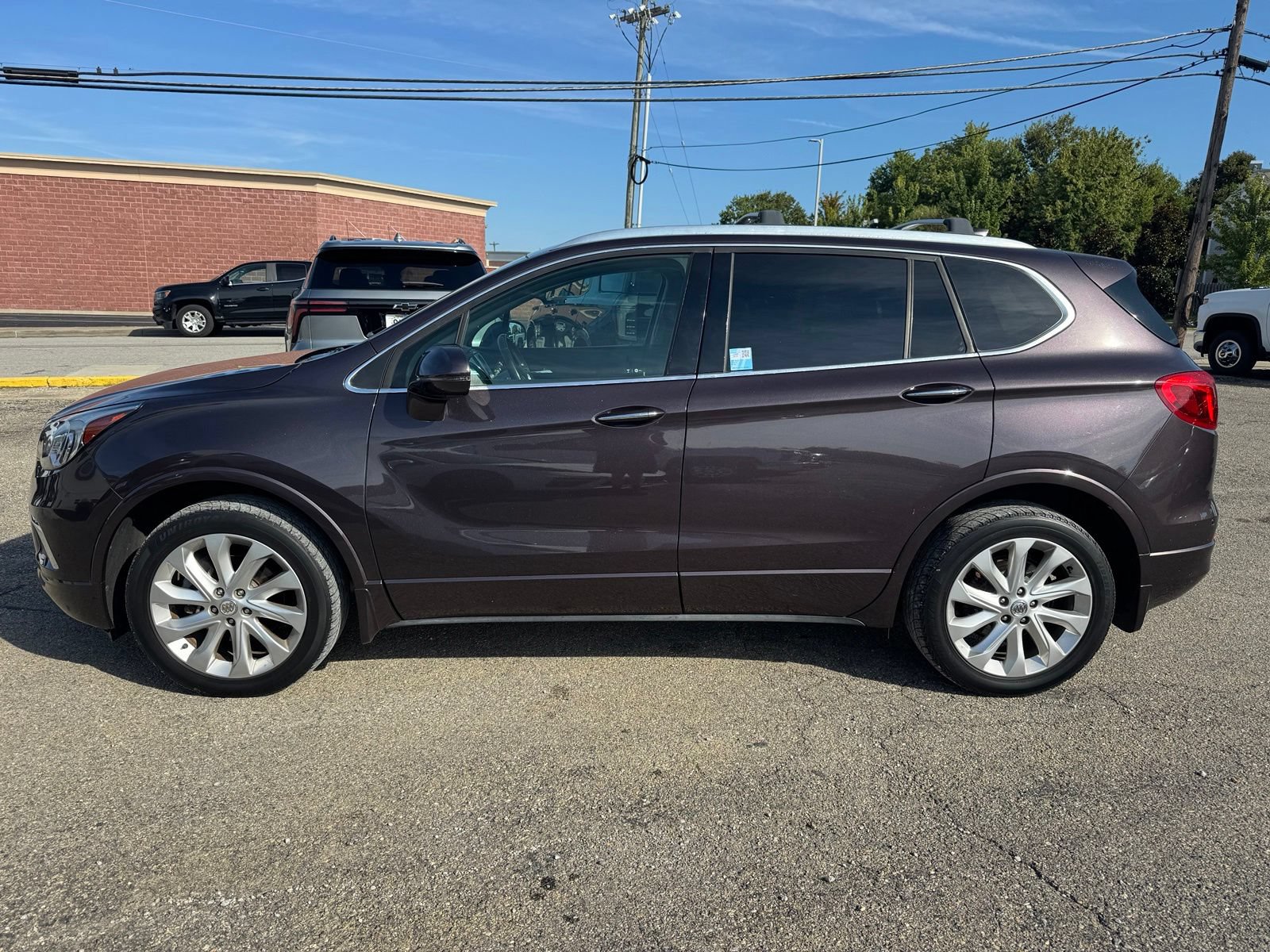 Used 2017 Buick Envision Premium w/ LPO, Hit The Road Package AWD/4WD image 3