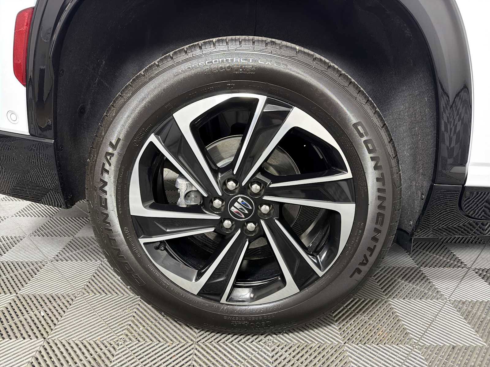 New 2026 Buick Enclave Sport Touring w/ Super Cruise Package image 32