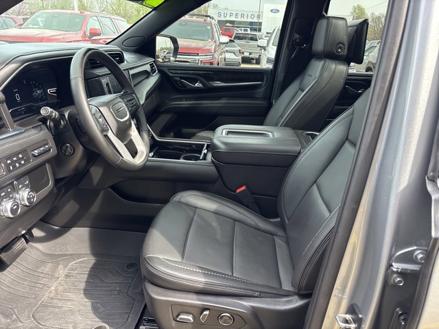 Used 2023 GMC Yukon XL Denali image 17