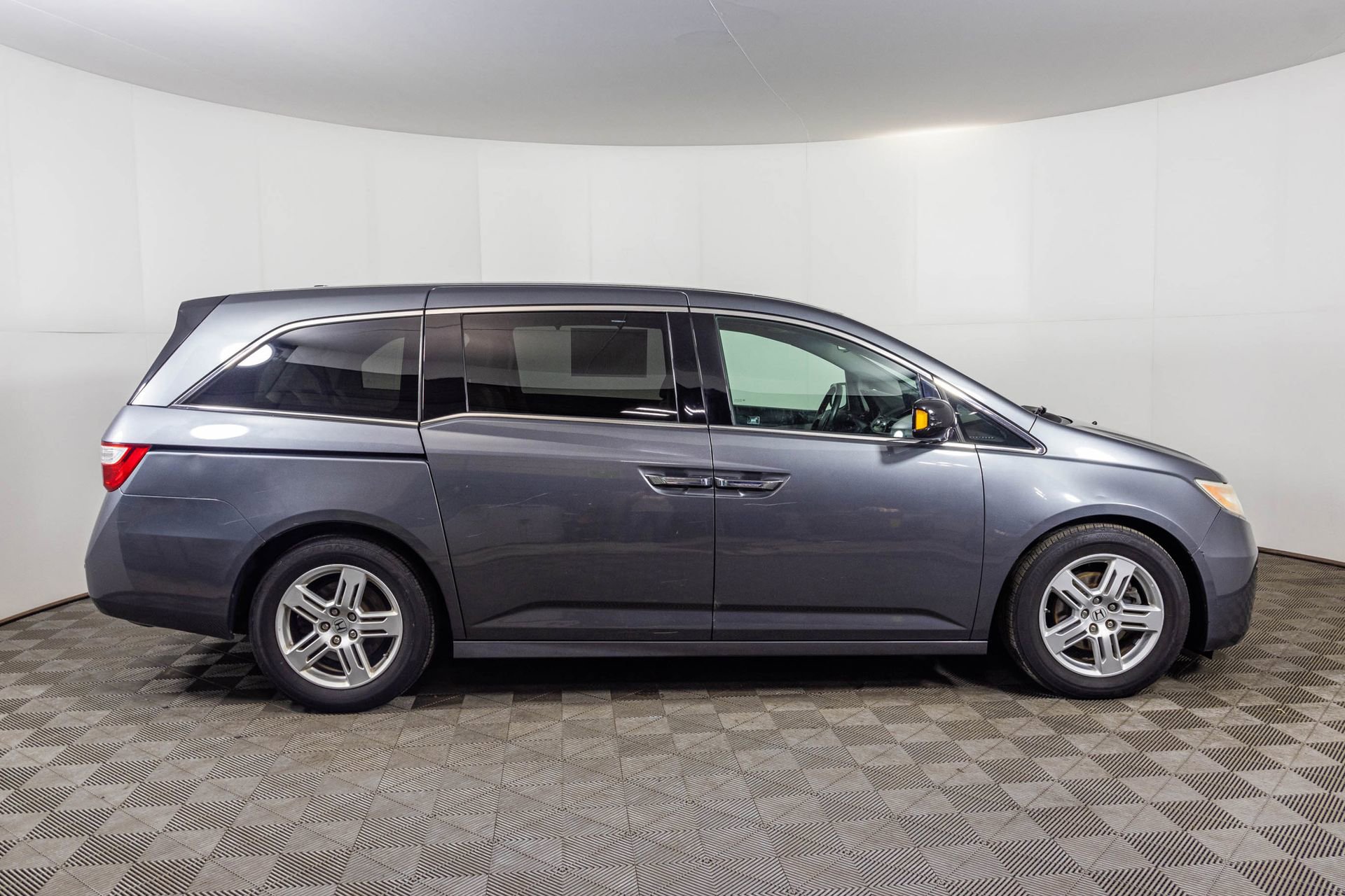 Used 2012 Honda Odyssey Touring image 17