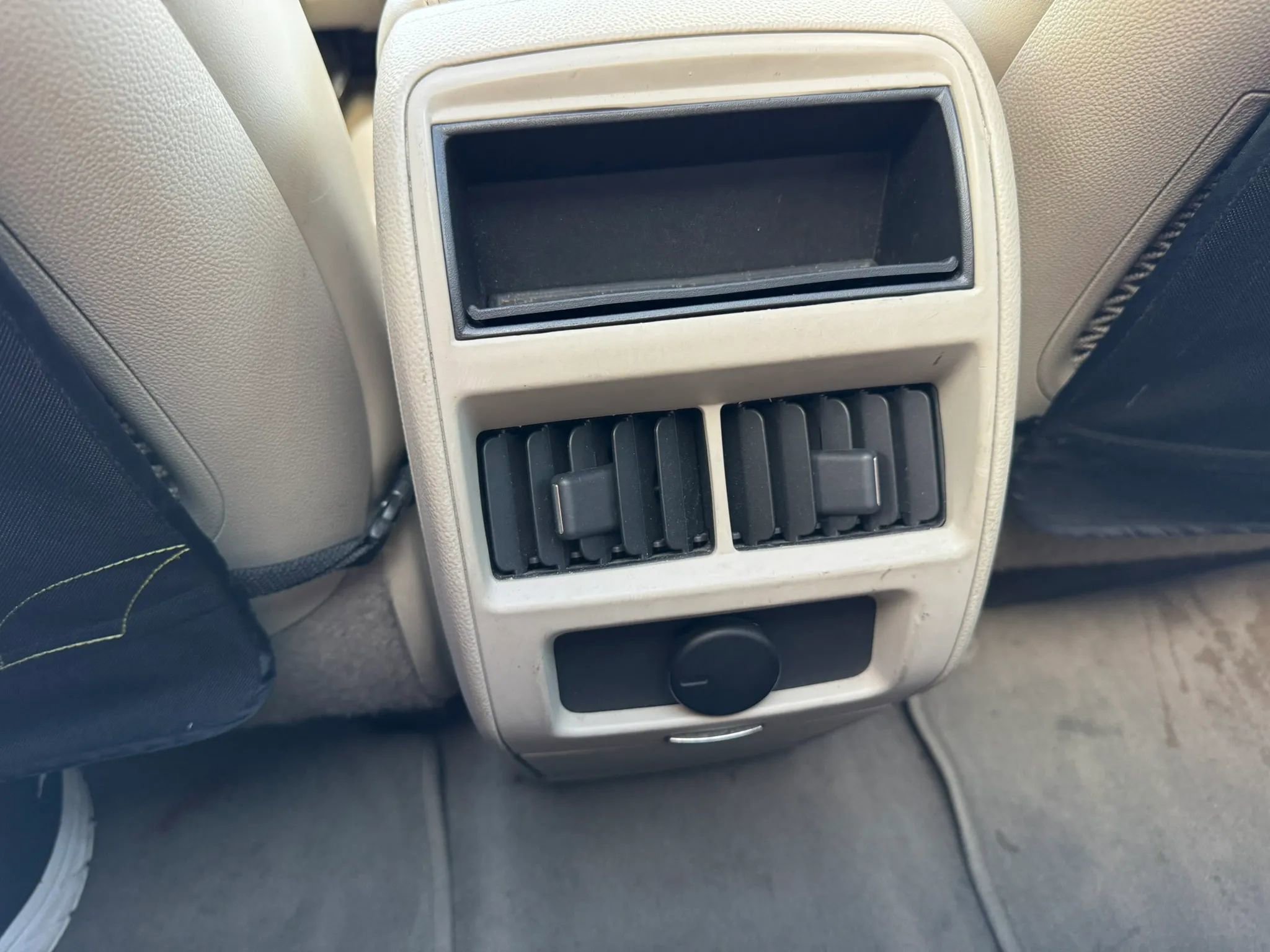 Used 2014 Cadillac SRX Performance w/ Driver Awareness Package image 37