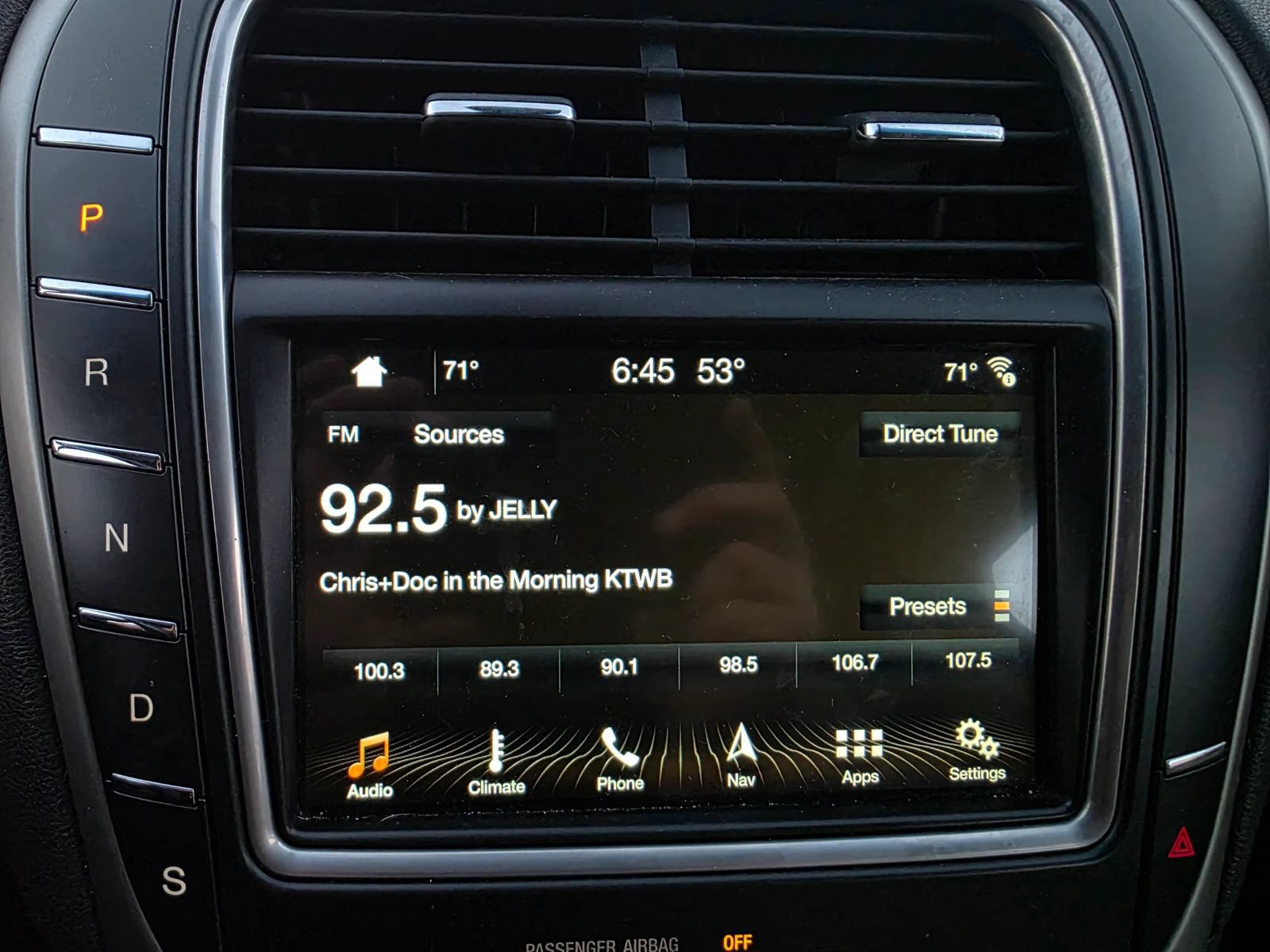 Used 2016 Lincoln MKX Select w/ Select Plus Package AWD/4WD image 14