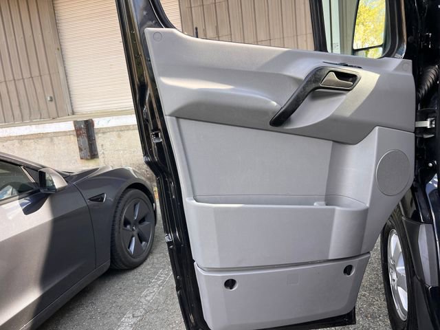 Used 2018 Mercedes-Benz Sprinter 2500 image 10