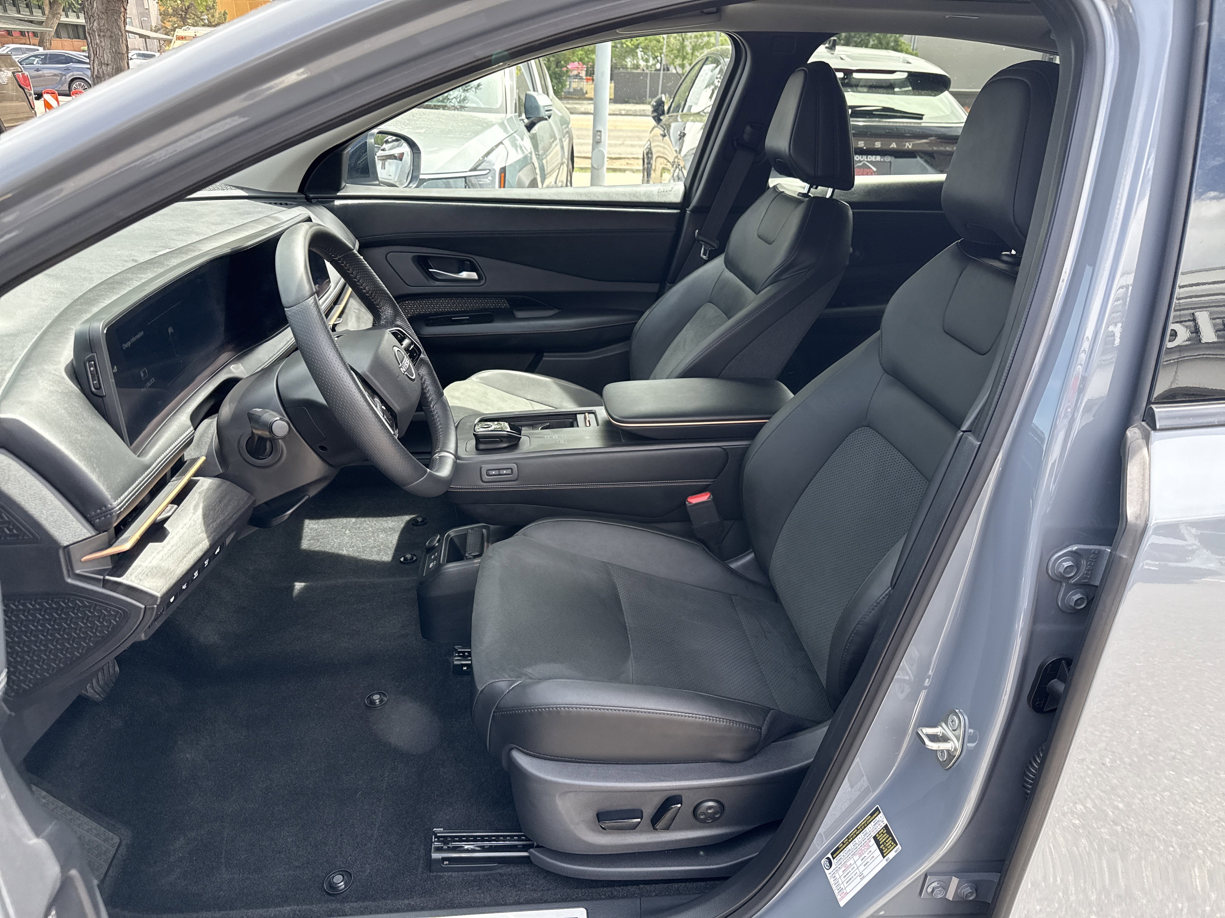 Certified 2025 Nissan Ariya AWD image 20
