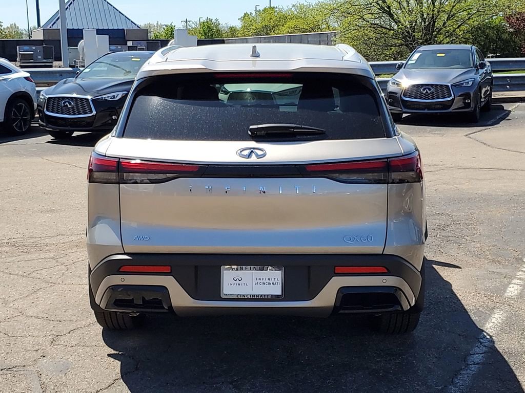Certified 2025 INFINITI QX60 Luxe image 3