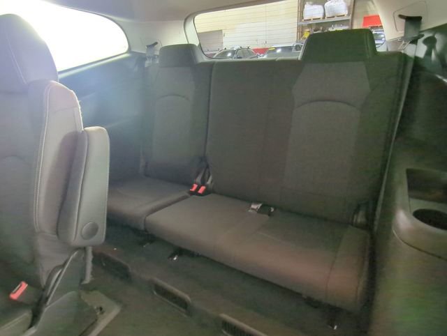 Used 2016 Chevrolet Traverse LT w/ Style and Technology Package image 33