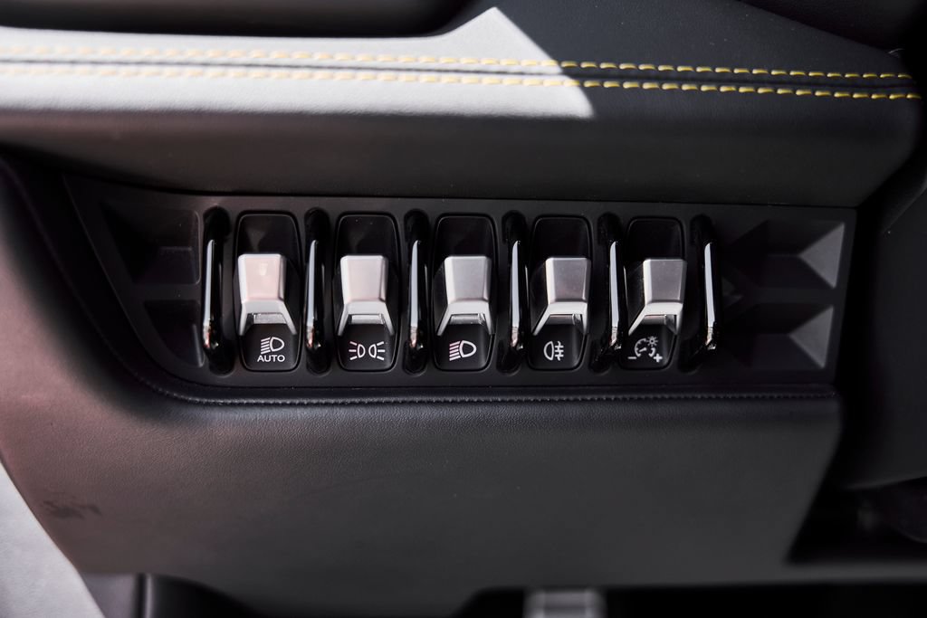Used 2023 Lamborghini Huracan EVO RWD image 43