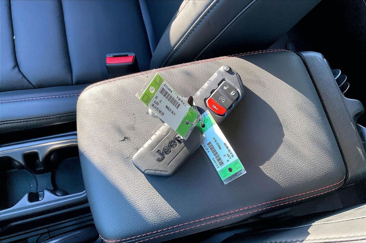 New 2026 Jeep Wrangler Unlimited Rubicon AWD/4WD image 29