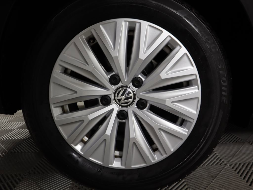 Used 2019 Volkswagen Jetta S w/ Driver Assistance Package image 33