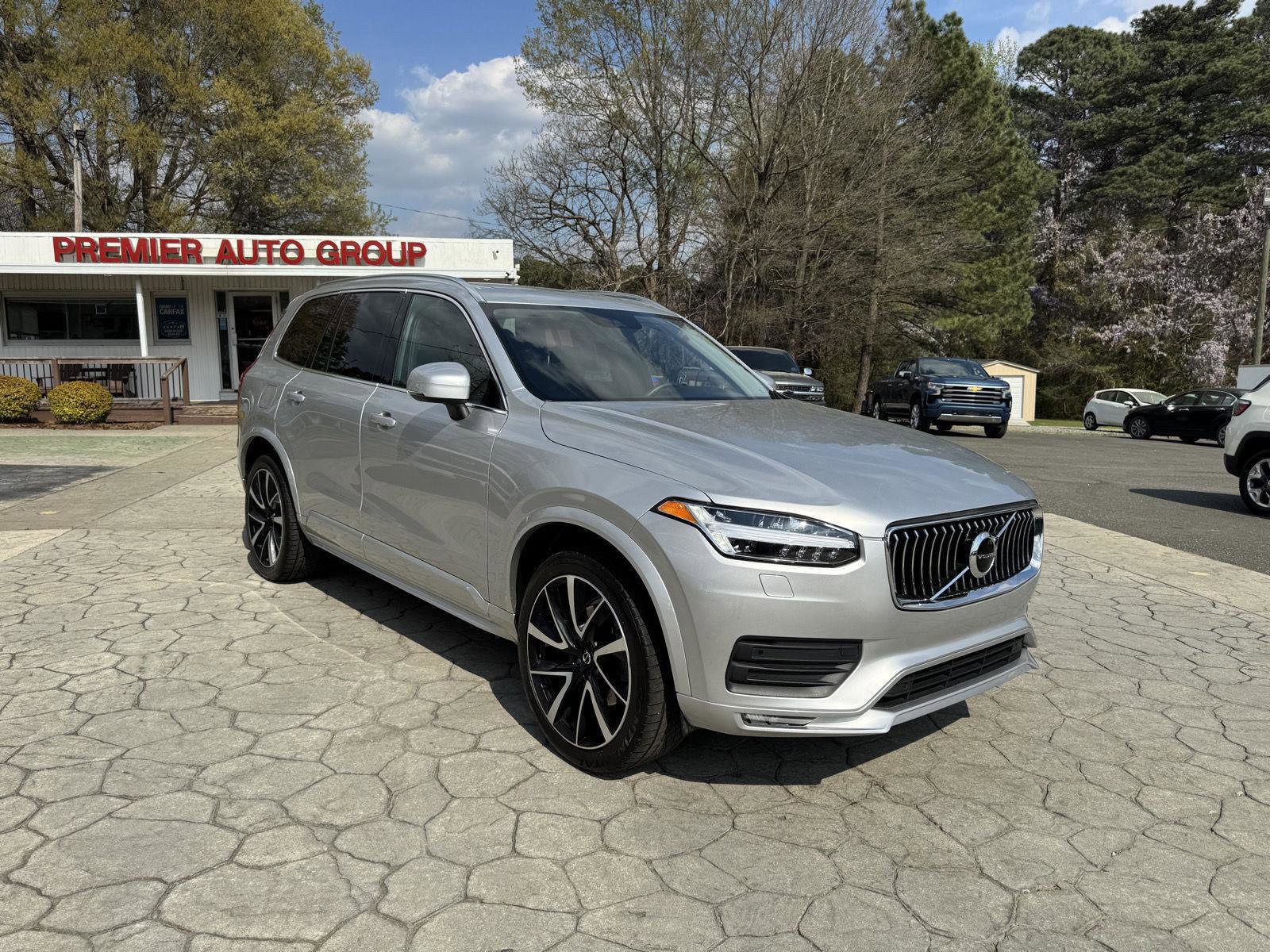 Used 2022 Volvo XC90 T6 Momentum w/ Climate Package AWD/4WD image 1