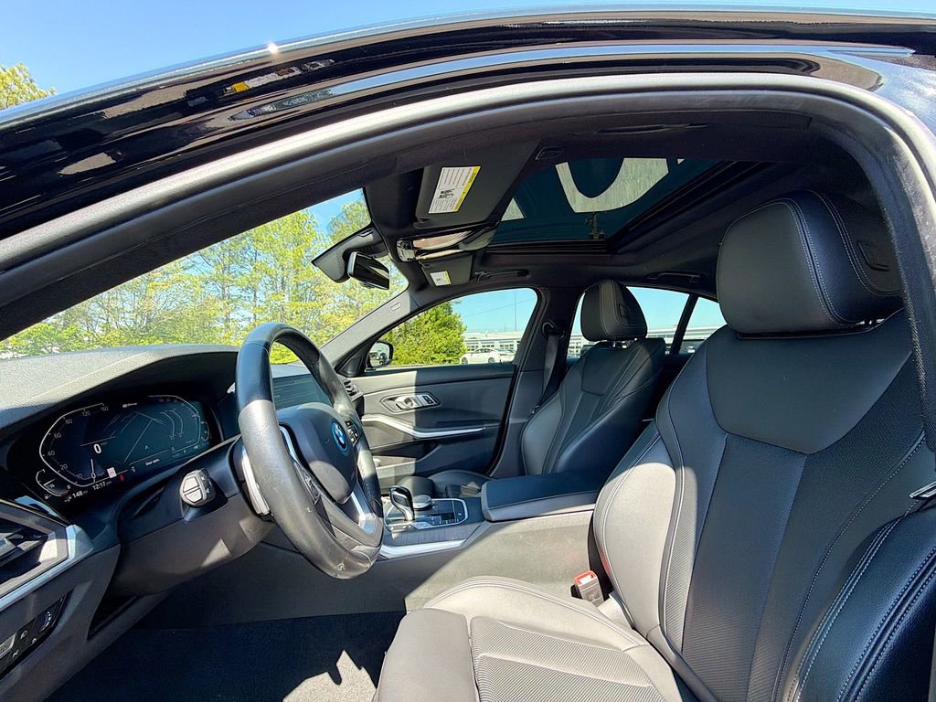 Used 2022 BMW 330e w/ Driving Assistance Package image 21