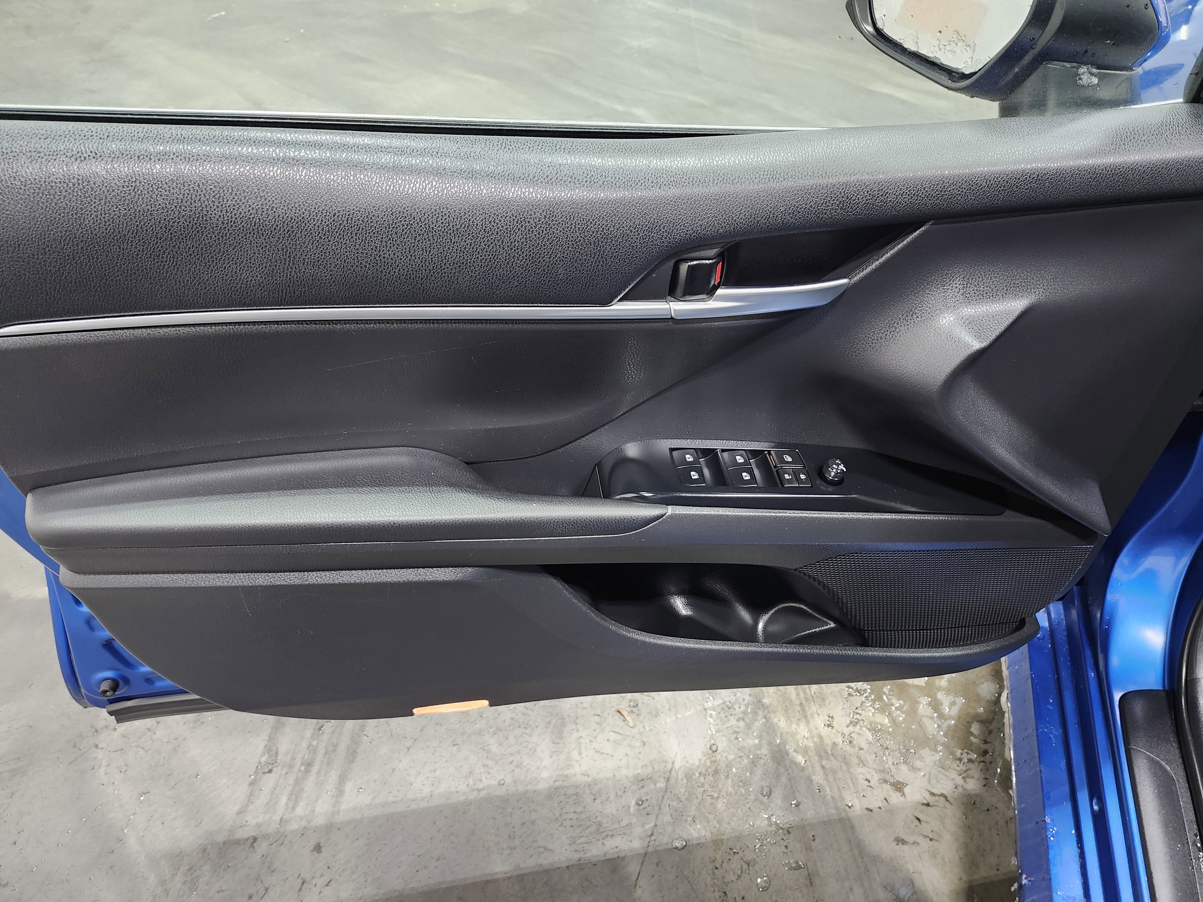 Used 2019 Toyota Camry LE image 23