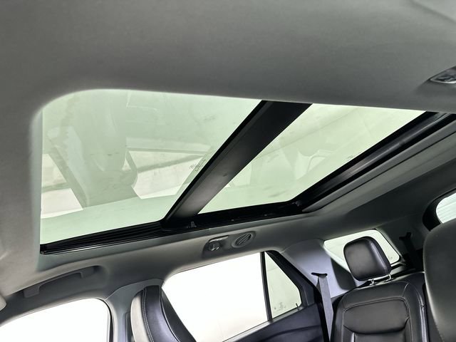 Used 2022 Ford Explorer XLT w/ Equipment Group 202A image 19