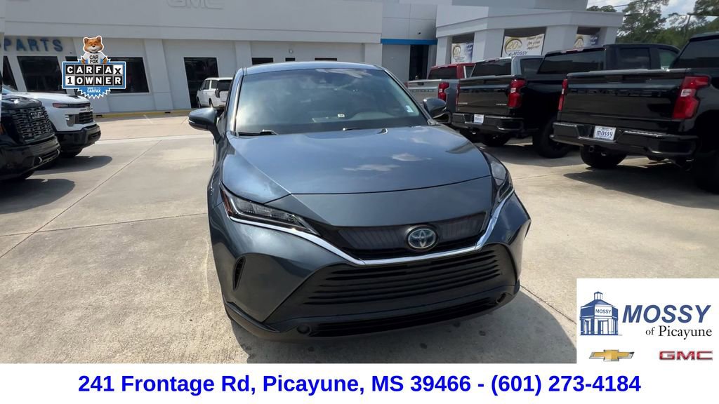 Used 2021 Toyota Venza LE video 3