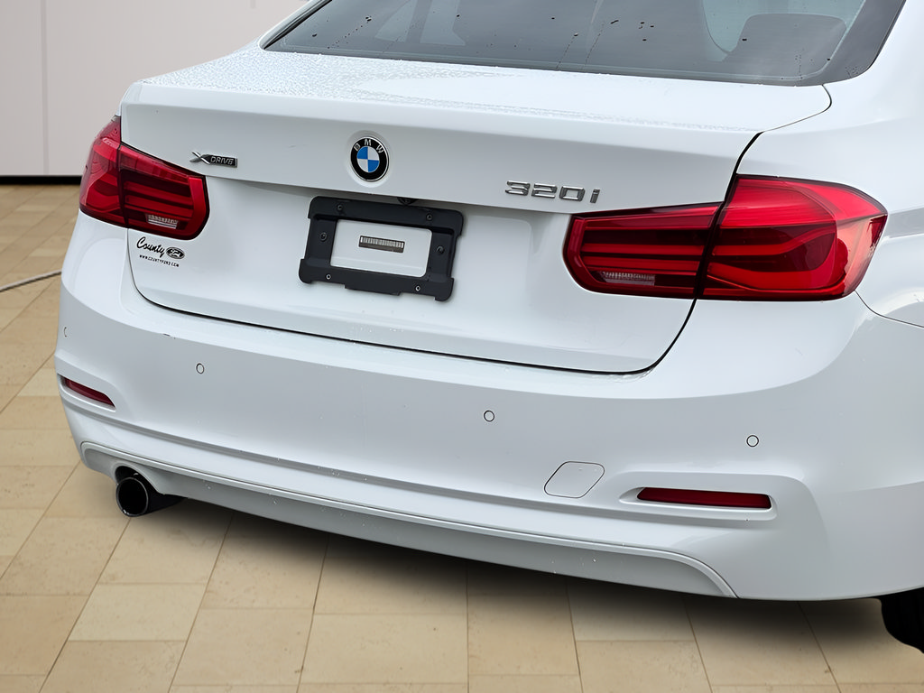 Used 2016 BMW 320i xDrive Sedan AWD/4WD image 38