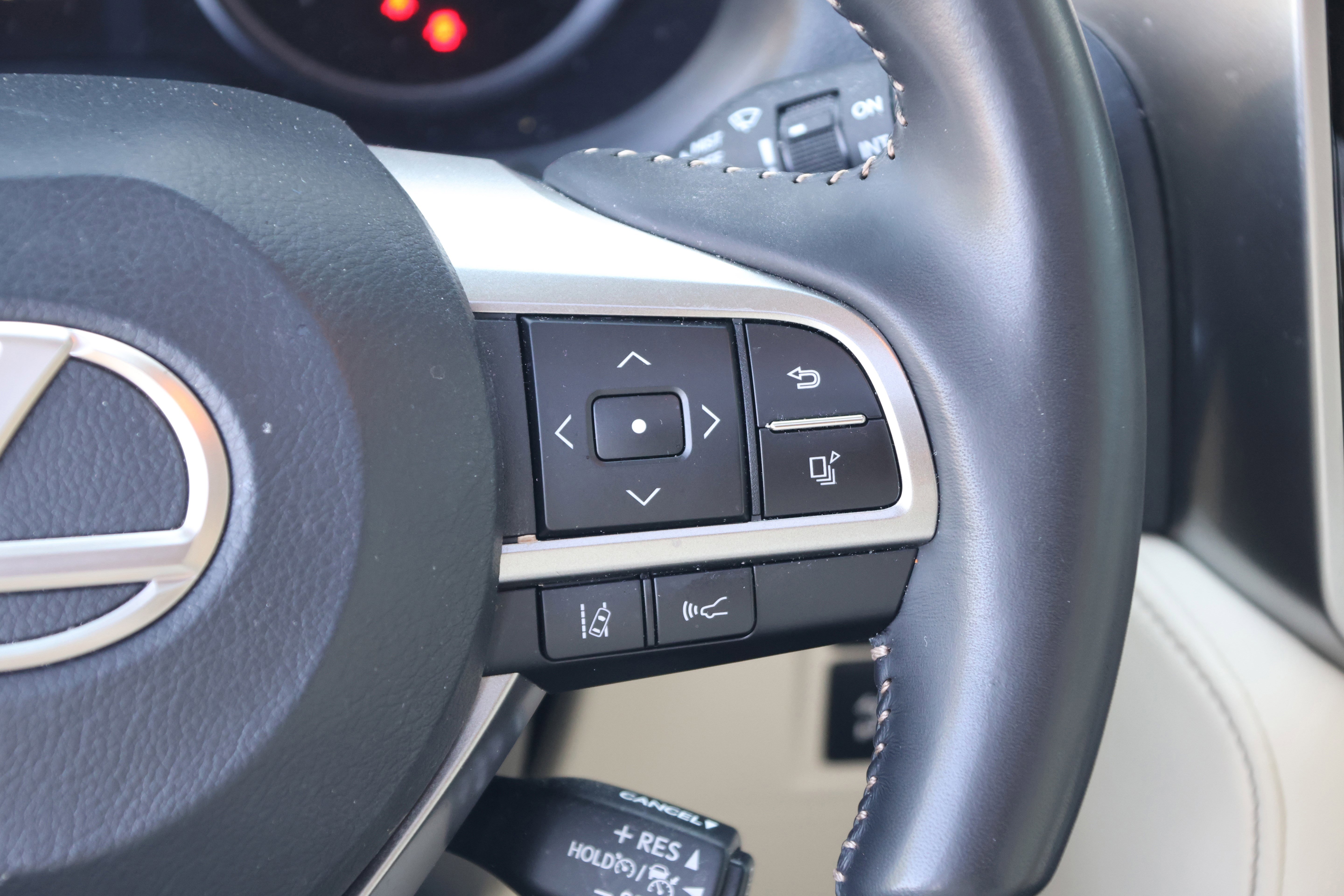 Used 2023 Lexus GX 460 Premium w/ Accessory Package AWD/4WD image 22