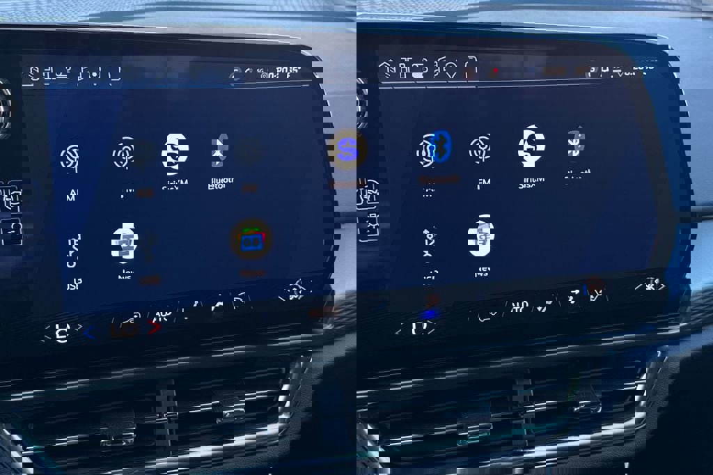 New 2026 Chevrolet Equinox EV LT w/ LPO, Blackout Package image 18