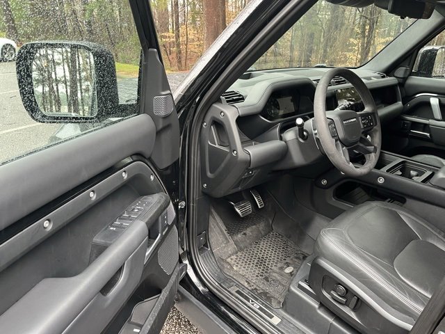 Certified 2024 Land Rover Defender 110 V8 image 4