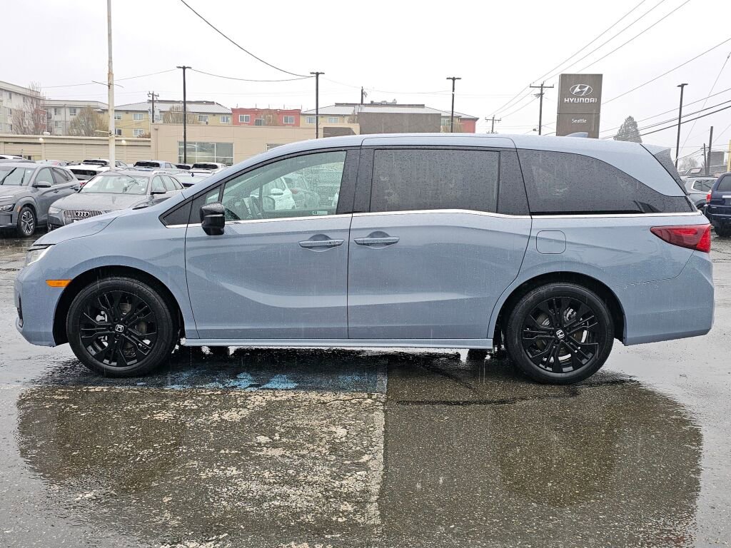 Used 2025 Honda Odyssey Sport-L image 4