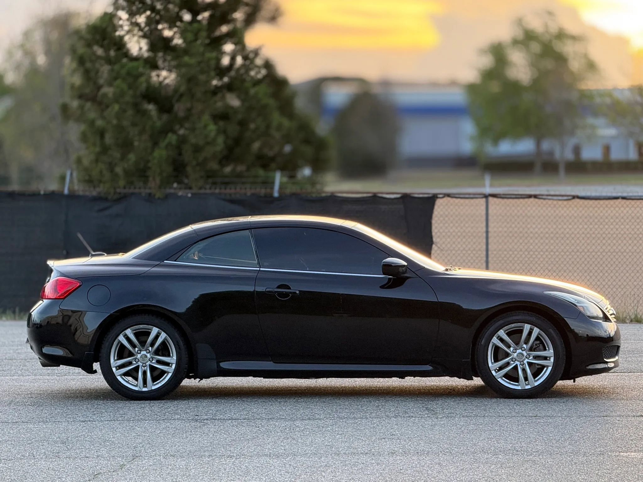 Used 2010 INFINITI G37 Sport w/ Premium Pkg image 7