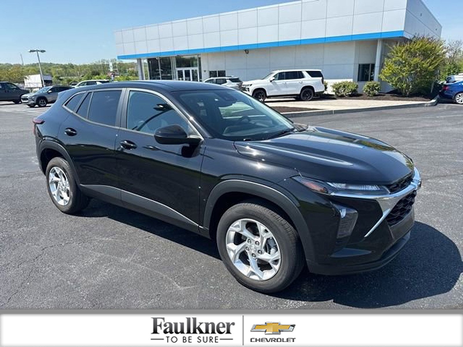 Used 2024 Chevrolet Trax LS w/ LS Convenience Package FWD image 1