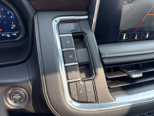 Used 2024 Chevrolet Tahoe Premier AWD/4WD image 23
