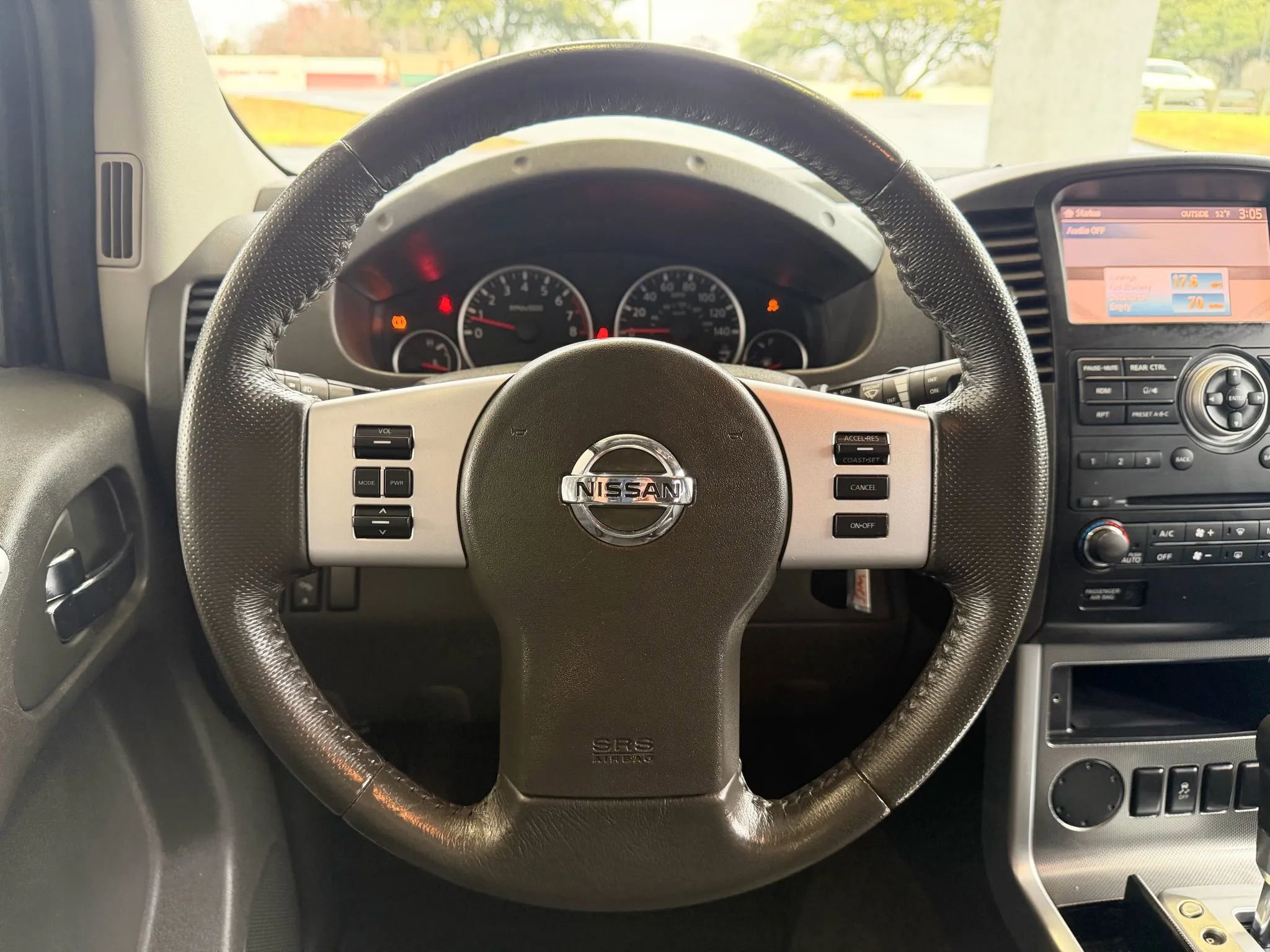 Used 2012 Nissan Pathfinder SV image 10